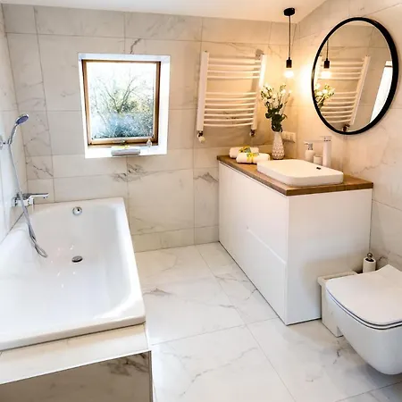 Bianco Nero Pod Jasna Gora, Bezplatny Parking, Teren Ogrodzony. Ζεστοκόβα