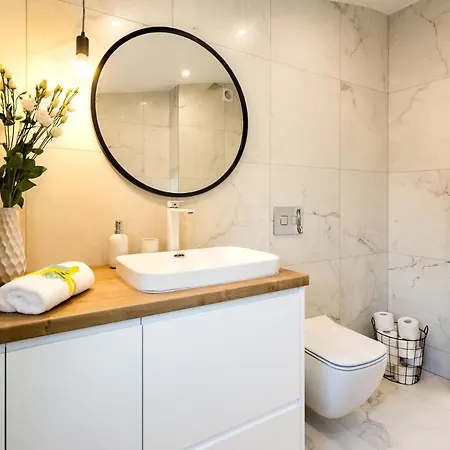 Bianco Nero Pod Jasna Gora, Bezplatny Parking, Teren Ogrodzony. *