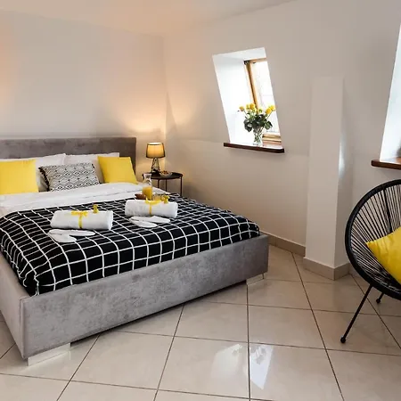 Bianco Nero Pod Jasna Gora, Bezplatny Parking, Teren Ogrodzony. *