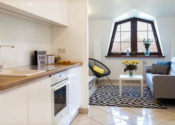 Bianco Nero Pod Jasna Gora, Bezplatny Parking, Teren Ogrodzony.