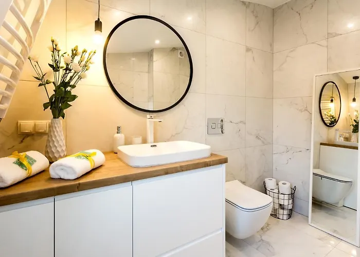 Bianco Nero Pod Jasna Gora, Bezplatny Parking, Teren Ogrodzony. *