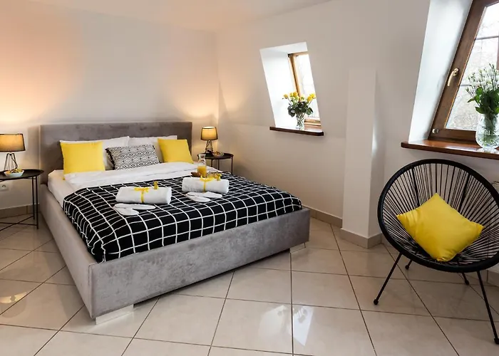 Bianco Nero Pod Jasna Gora, Bezplatny Parking, Teren Ogrodzony. *